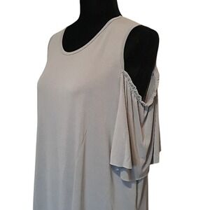 Lavender Field Cold Shoulder Gray Top‎